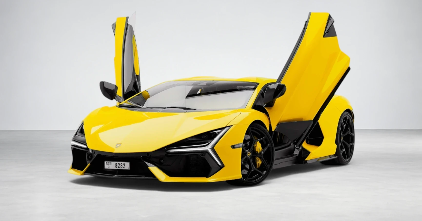 Dubai'de kiralık Lamborghini Revuelto Yellow – fotoğraf 2