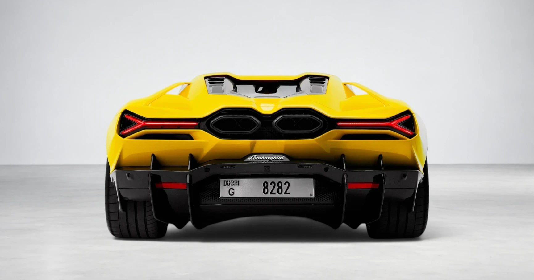 Dubai'de kiralık Lamborghini Revuelto Yellow – fotoğraf 4