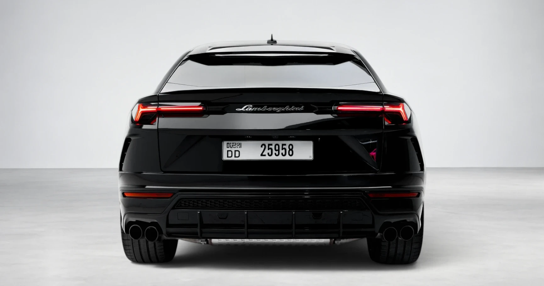 Dubai'de kiralık Lamborghini Urus Black – fotoğraf 3