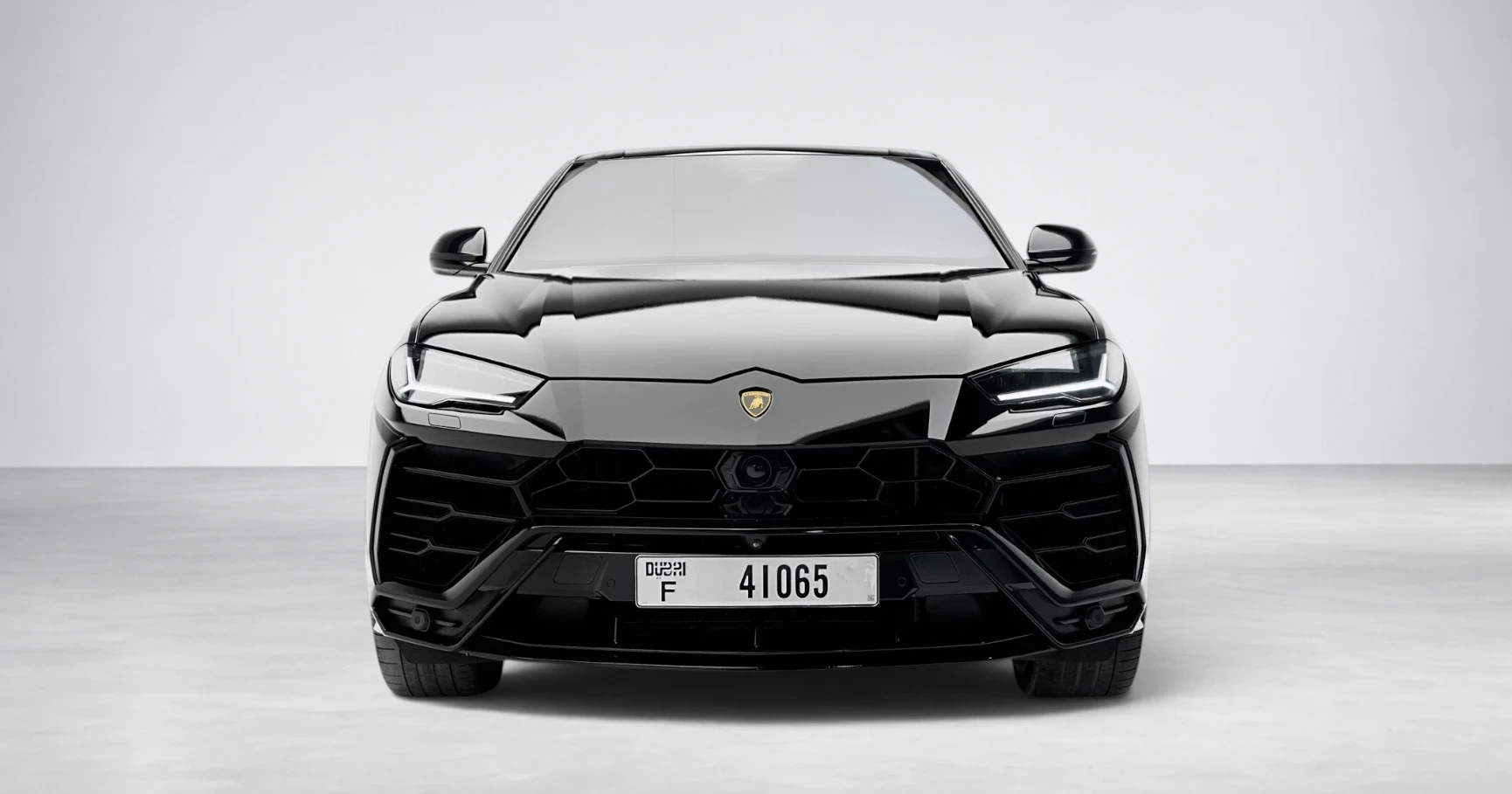 迪拜Lamborghini Urus Nero出租 – 图片 2